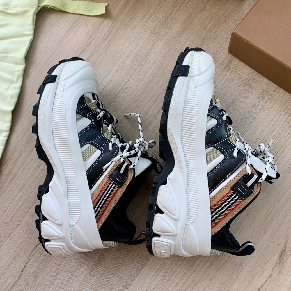 Burberry White Icon Stripe Arthur Sneakers - Picture 5 of 11